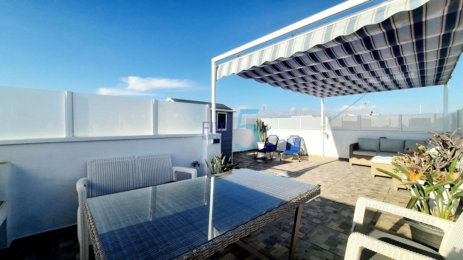 2 soveværelse Lejlighed til salg i Alicante by med swimmingpool garage - € 207.500 (Ref: 10158142)