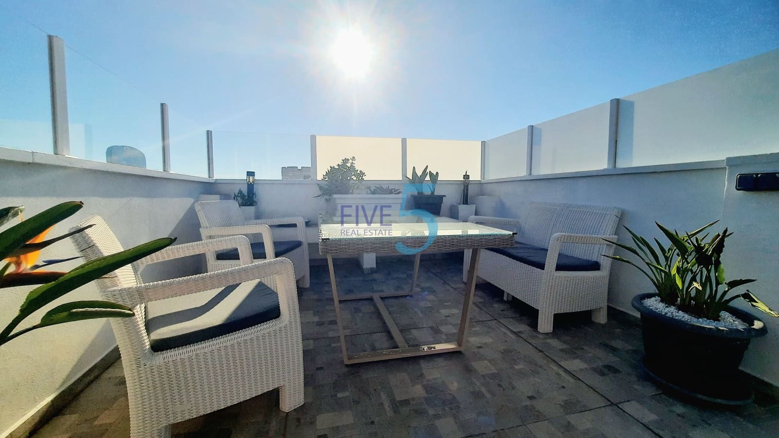 2 soveværelse Lejlighed til salg i Alicante by med swimmingpool garage - € 207.500 (Ref: 10158142)