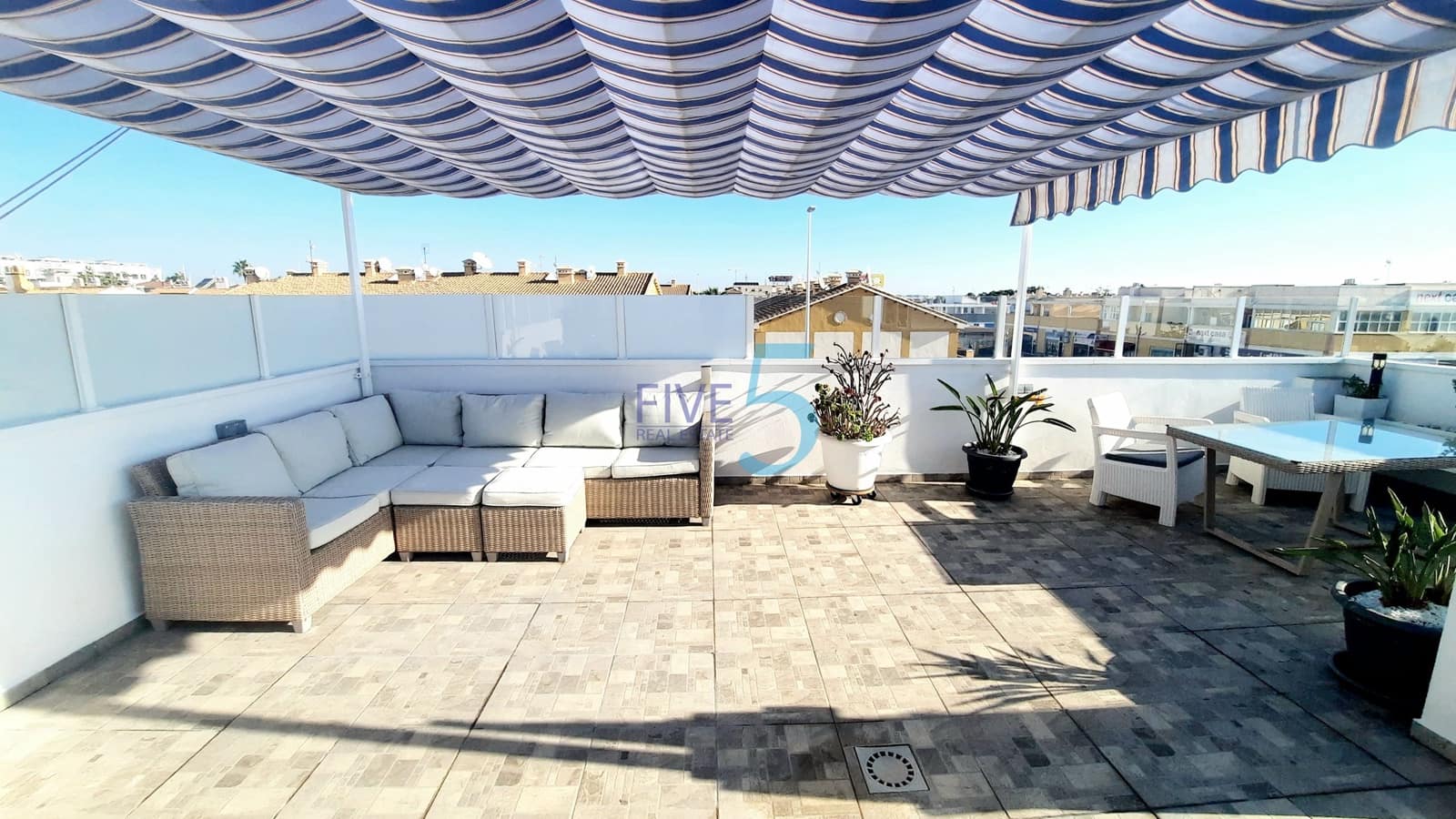 2 soveværelse Lejlighed til salg i Alicante by med swimmingpool garage - € 207.500 (Ref: 10158142)
