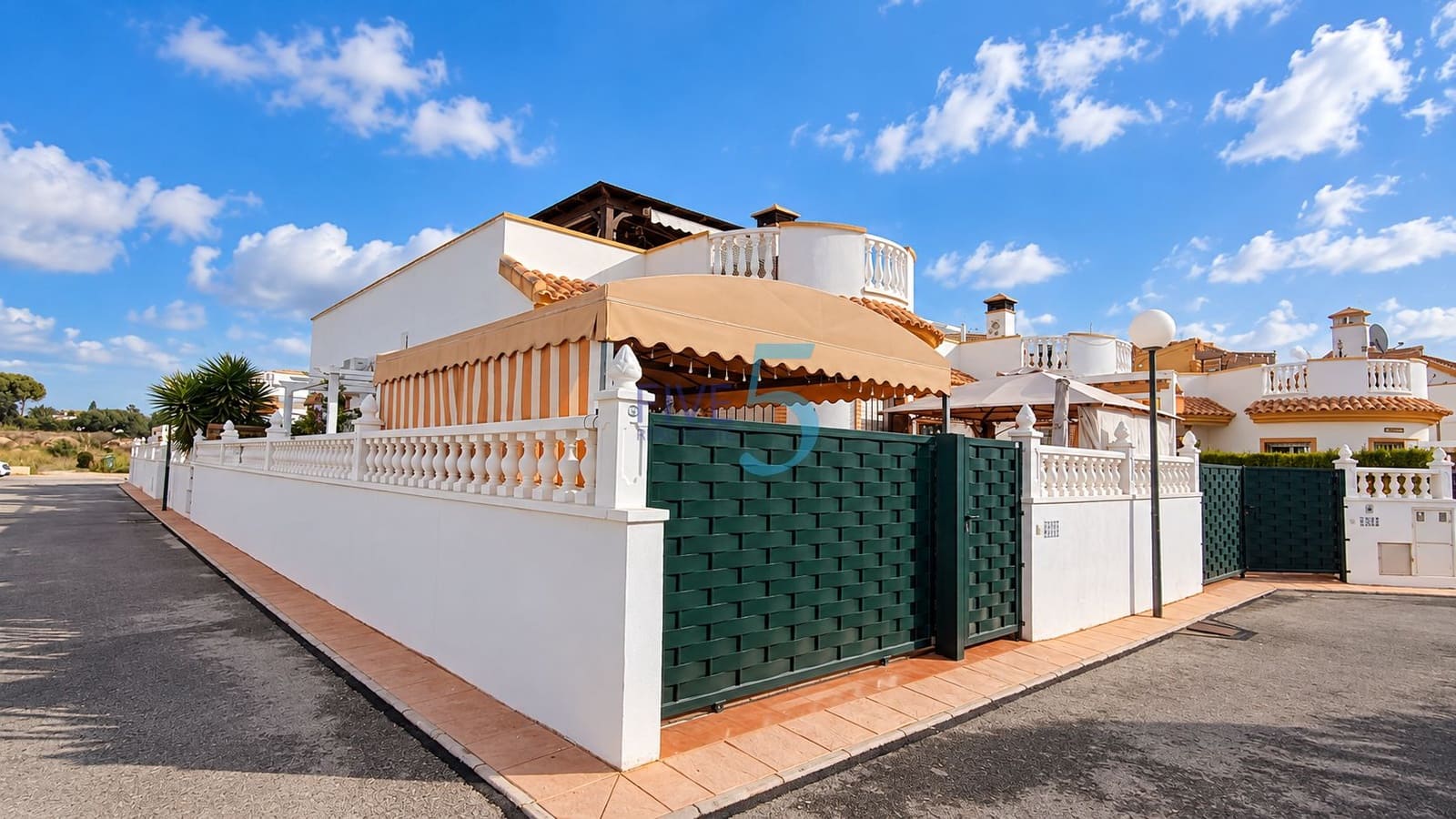 2 bedroom Villa for sale in El Raso with pool garage - € 285,000 (Ref: 10158487)