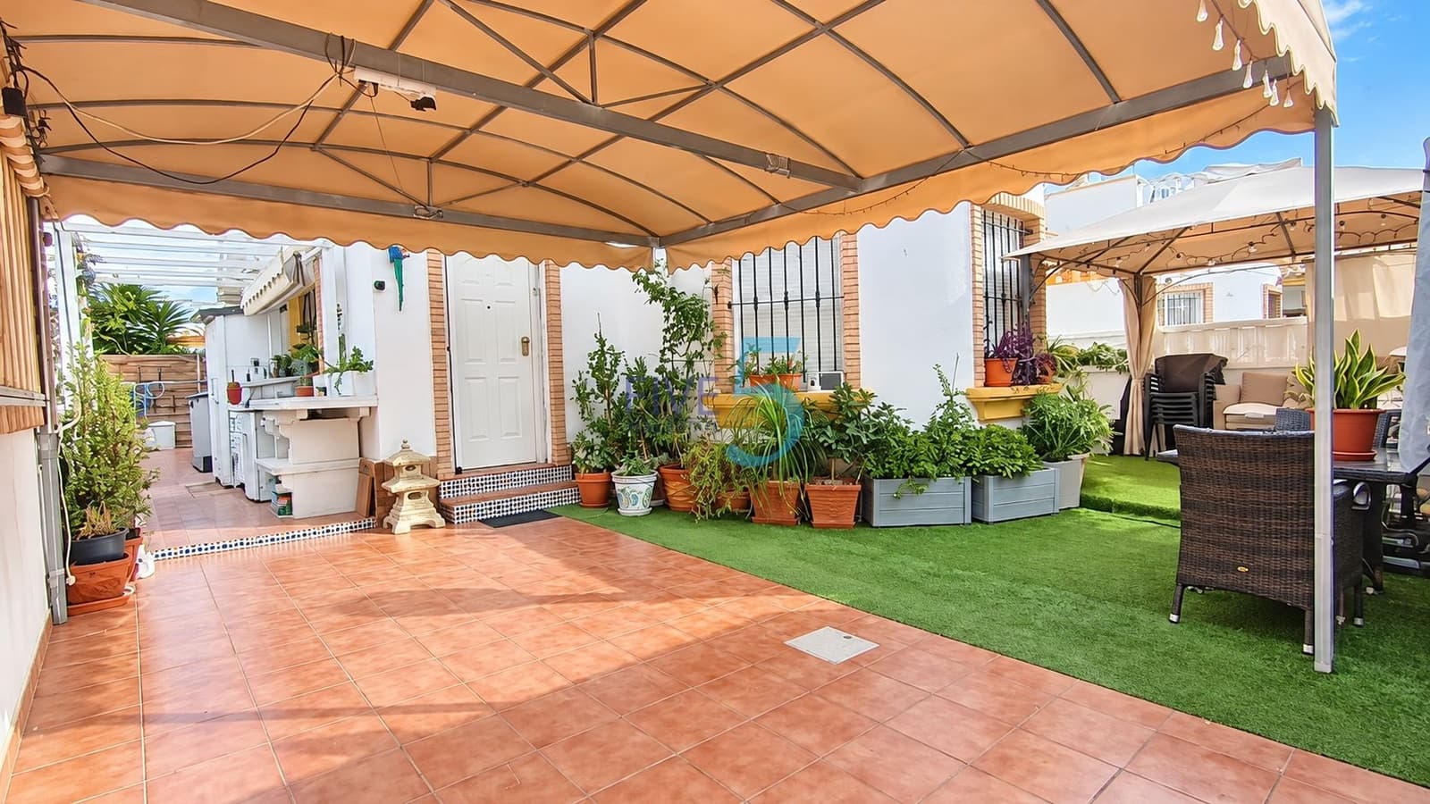 2 bedroom Villa for sale in El Raso with pool garage - € 285,000 (Ref: 10158487)