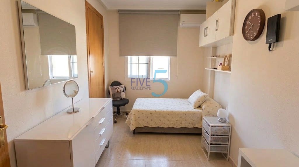2 chambre Maison de Ville à vendre à Torrevieja avec piscine - 197 000 € (Ref: 10160325)