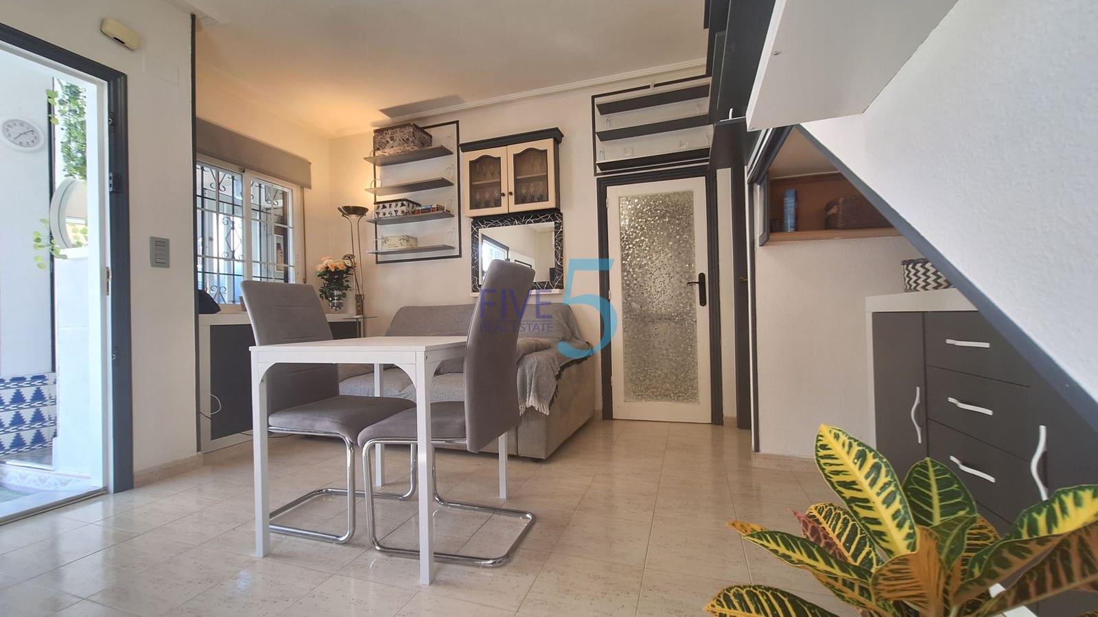 2 chambre Maison de Ville à vendre à Torrevieja avec piscine - 197 000 € (Ref: 10160325)