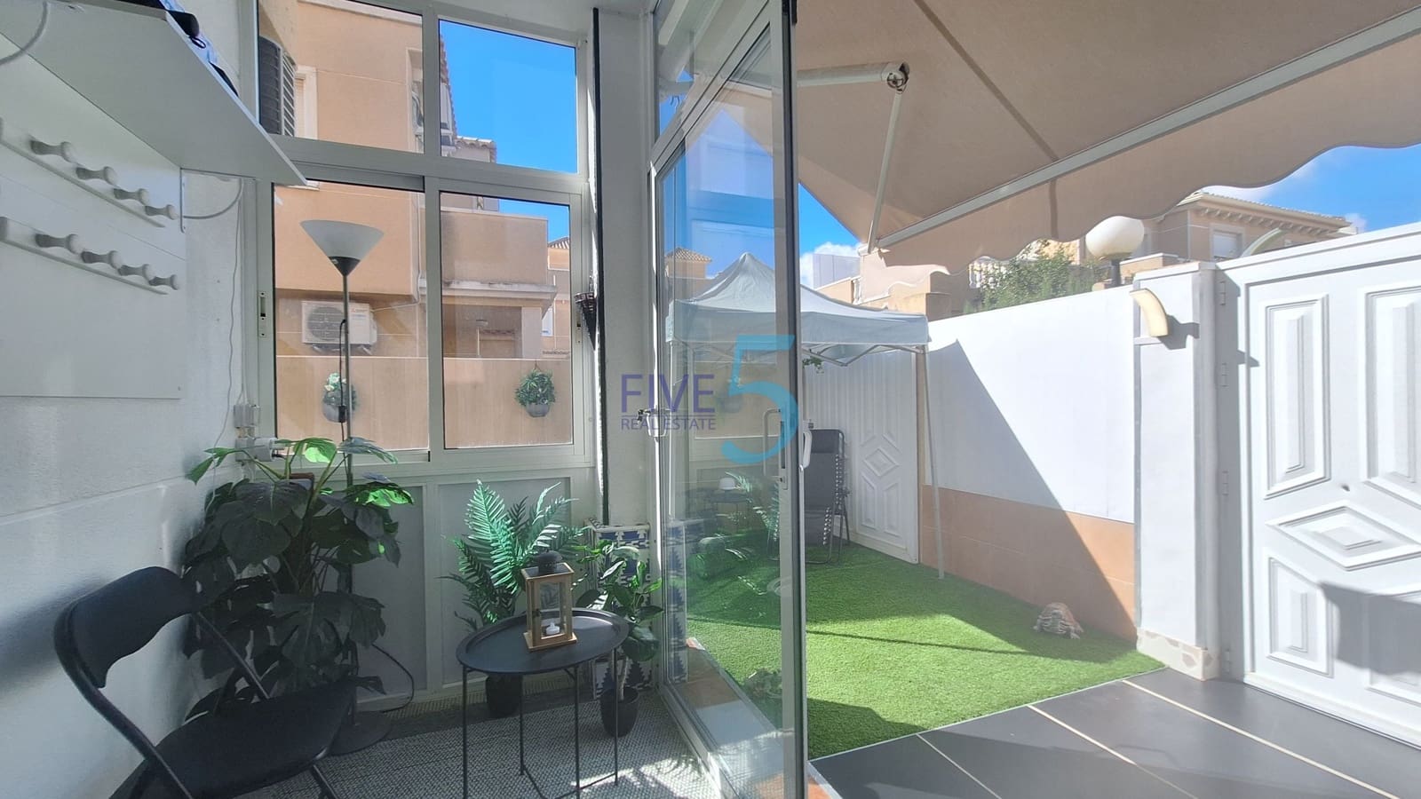 2 chambre Maison de Ville à vendre à Torrevieja avec piscine - 197 000 € (Ref: 10160325)