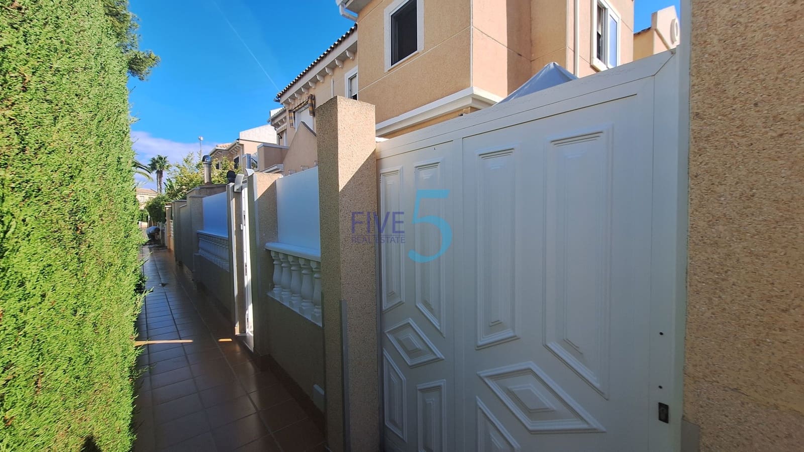 2 chambre Maison de Ville à vendre à Torrevieja avec piscine - 197 000 € (Ref: 10160325)