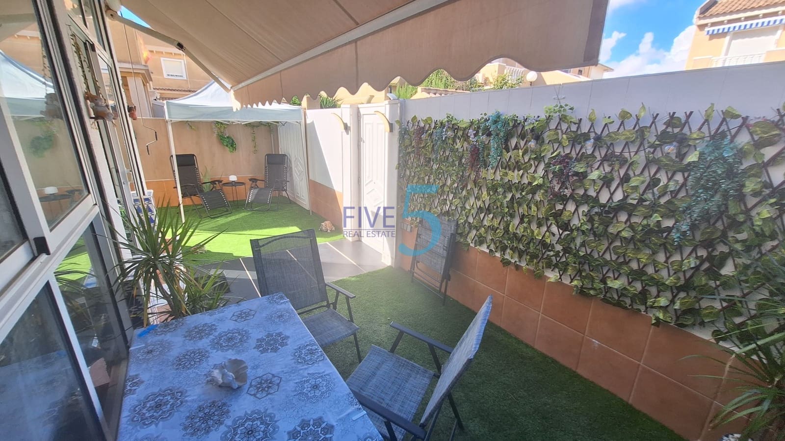2 chambre Maison de Ville à vendre à Torrevieja avec piscine - 197 000 € (Ref: 10160325)