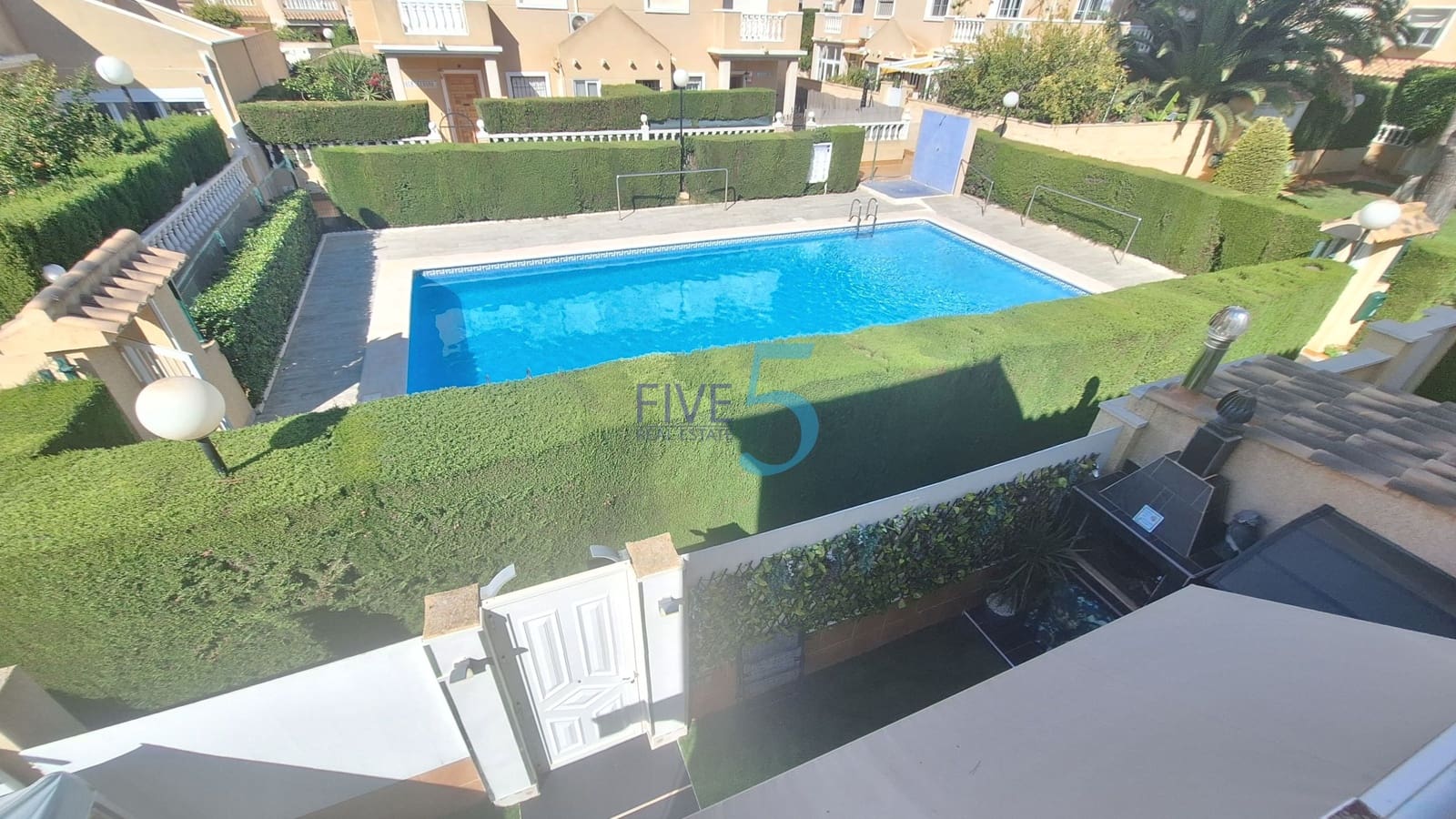 2 chambre Maison de Ville à vendre à Torrevieja avec piscine - 197 000 € (Ref: 10160325)