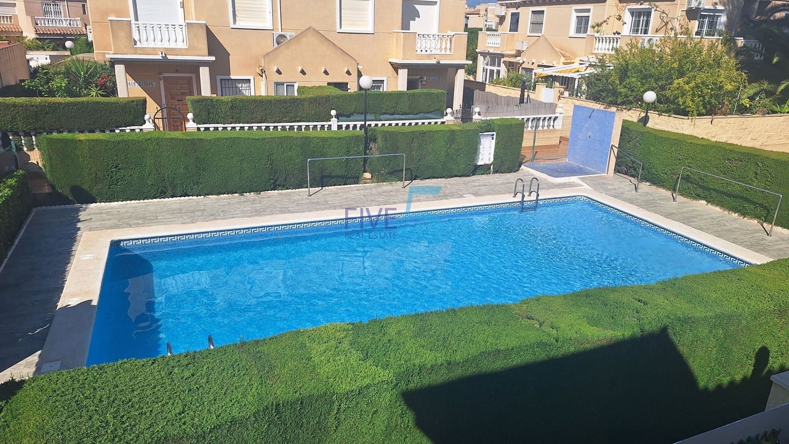 2 chambre Maison de Ville à vendre à Torrevieja avec piscine - 197 000 € (Ref: 10160325)