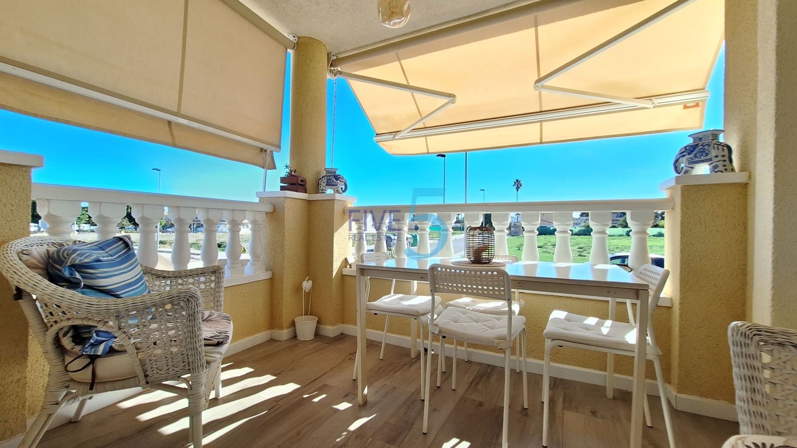 3 slaapkamer Halfvrijstaande villa te koop in San Pedro del Pinatar met garage - € 315.000 (Ref: 10163558)