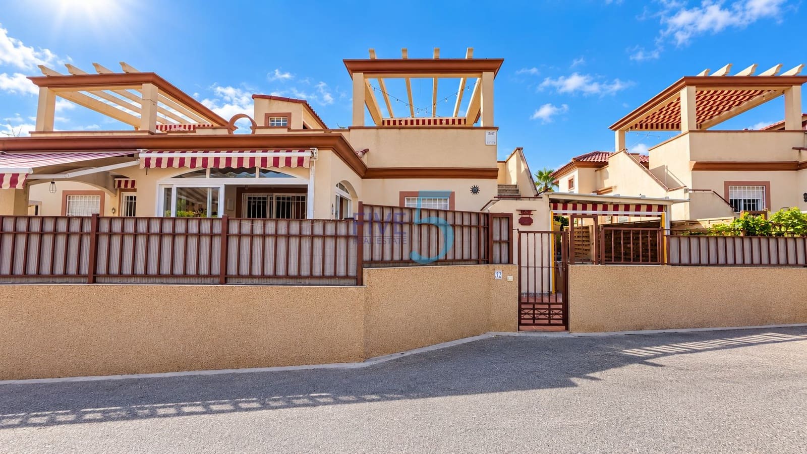2 bedroom Bungalow for sale in San Fulgencio with pool garage - € 189,000 (Ref: 10163759)