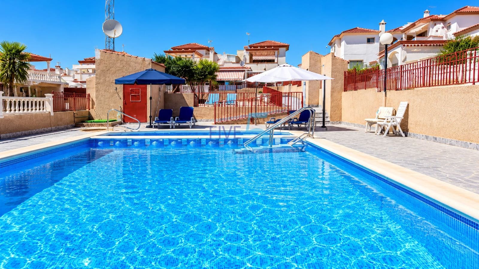 2 bedroom Bungalow for sale in San Fulgencio with pool garage - € 189,000 (Ref: 10163759)