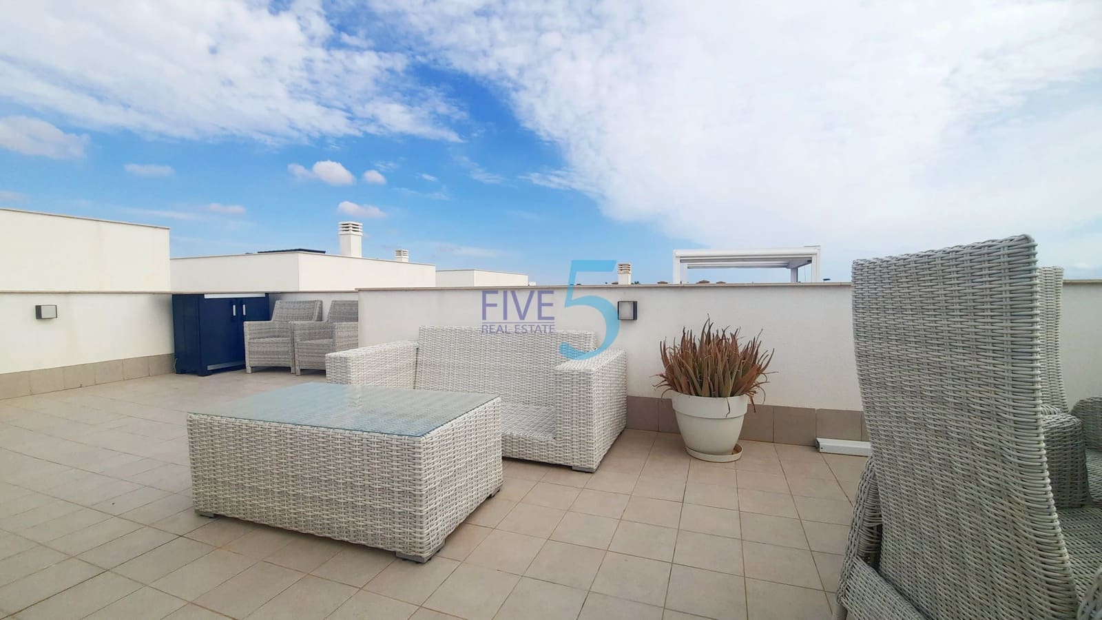 2 slaapkamer Villa te koop in San Pedro del Pinatar met zwembad garage - € 295.000 (Ref: 10163760)