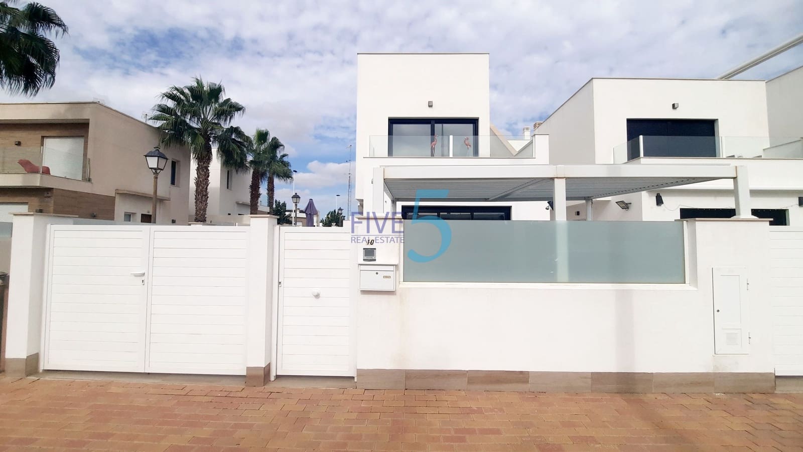 2 slaapkamer Villa te koop in San Pedro del Pinatar met zwembad garage - € 295.000 (Ref: 10163760)