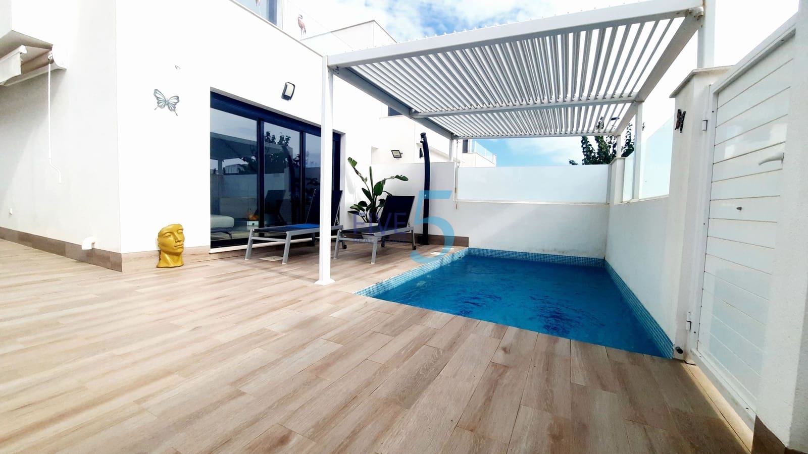 2 slaapkamer Villa te koop in San Pedro del Pinatar met zwembad garage - € 295.000 (Ref: 10163760)