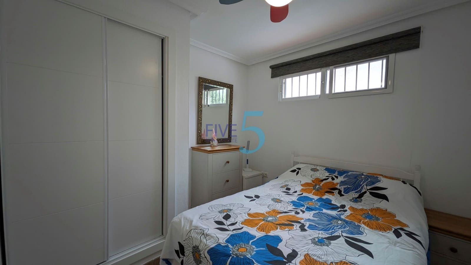 4 soveværelse Villa til salg i Orihuela Costa med swimmingpool garage - € 460.000 (Ref: 10163985)