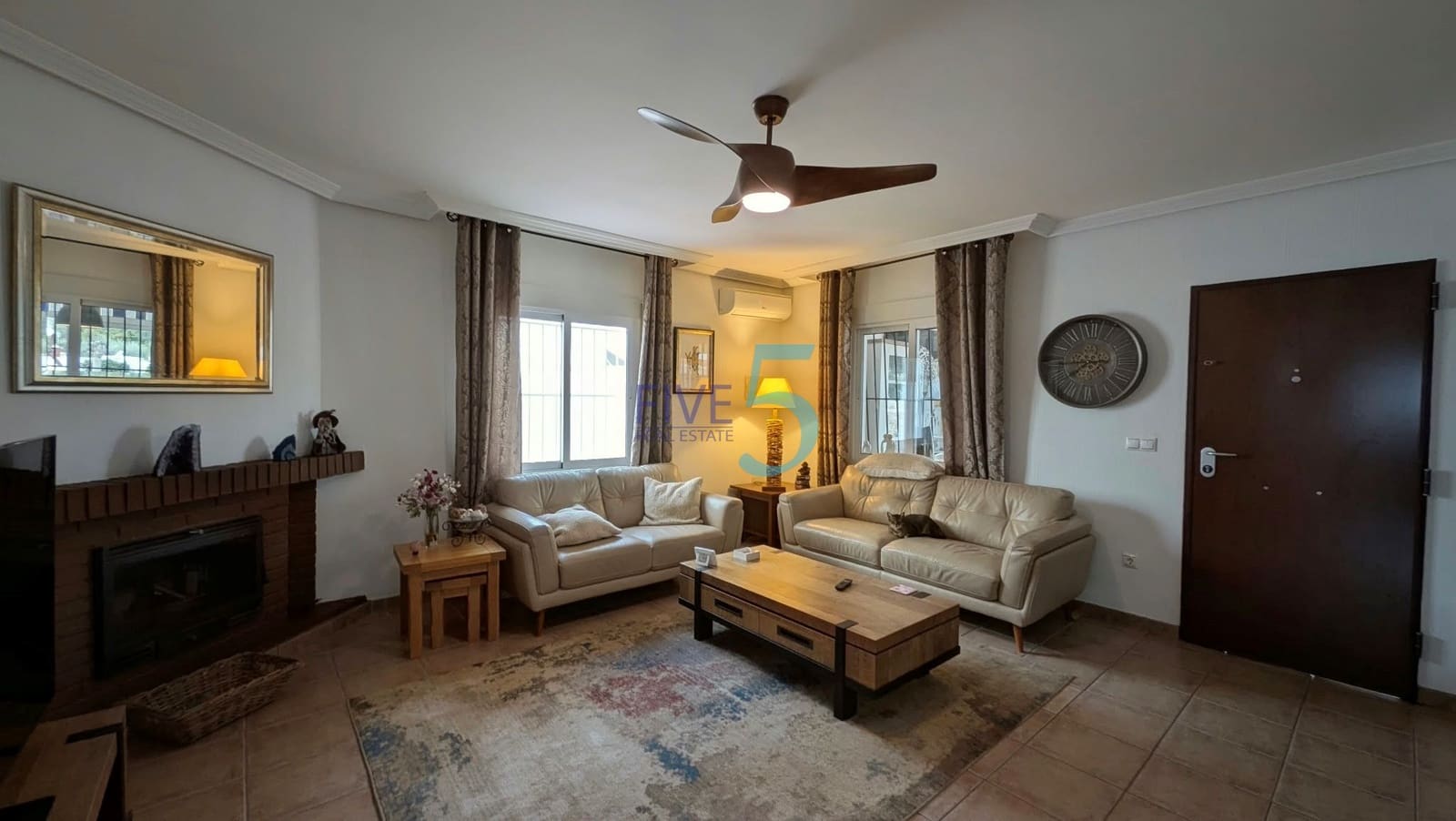 4 soveværelse Villa til salg i Orihuela Costa med swimmingpool garage - € 460.000 (Ref: 10163985)