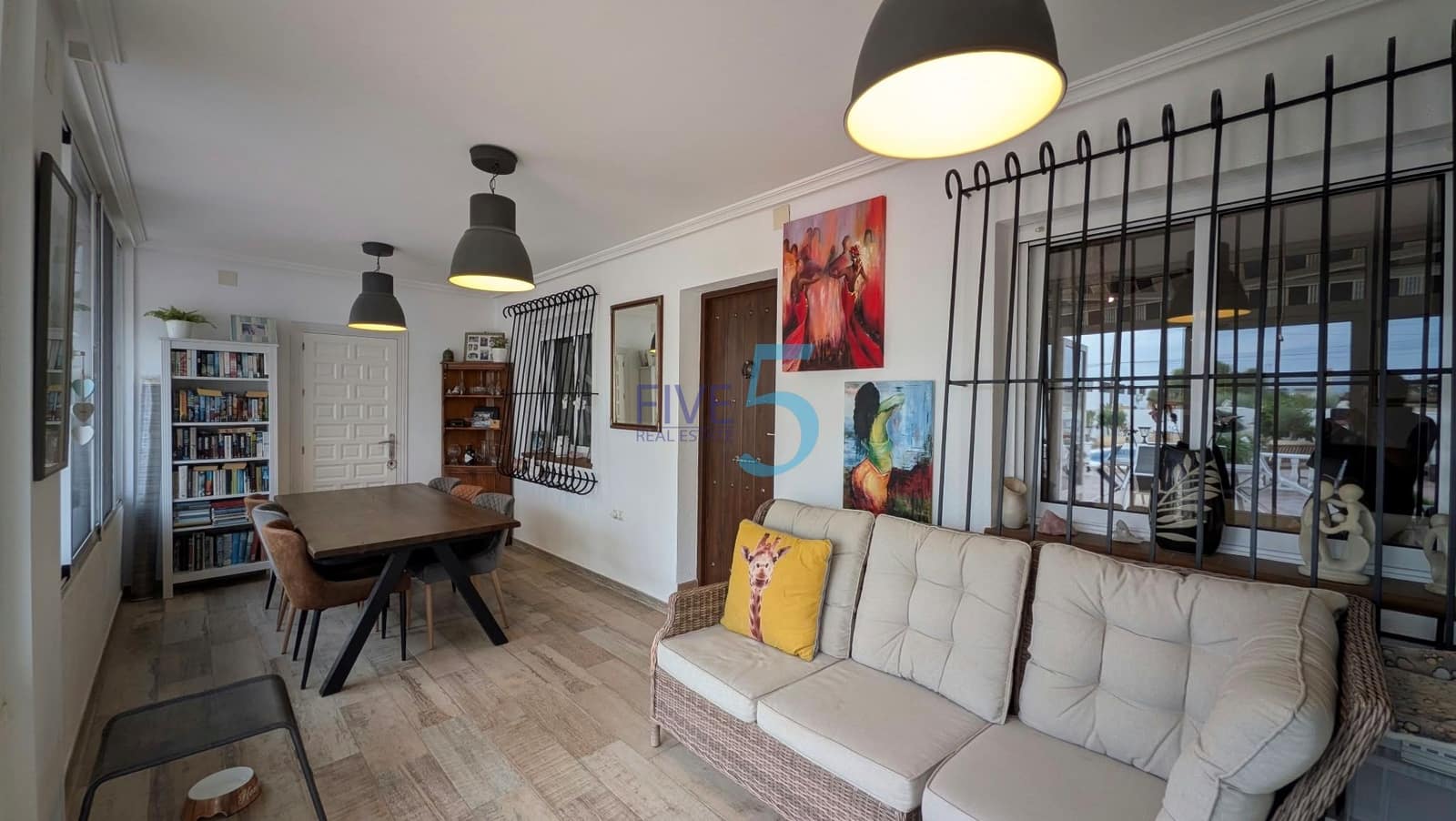 4 soveværelse Villa til salg i Orihuela Costa med swimmingpool garage - € 460.000 (Ref: 10163985)