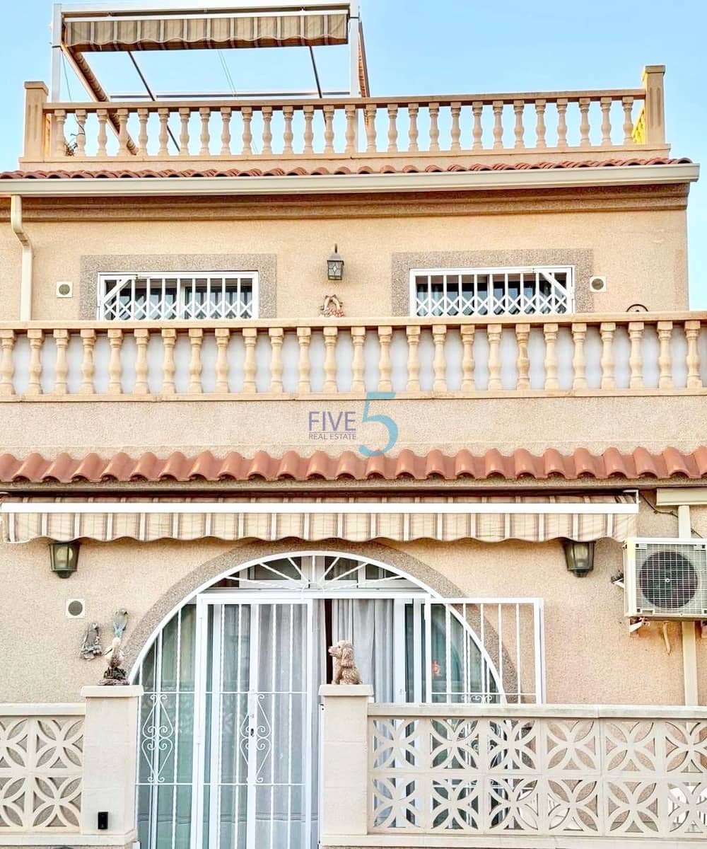 3 makuuhuone Omakotitalo myytävänä paikassa Torrevieja - 189 000 € (Ref: 10165602)