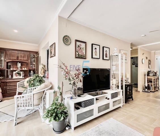 3 makuuhuone Omakotitalo myytävänä paikassa Torrevieja - 189 000 € (Ref: 10165602)