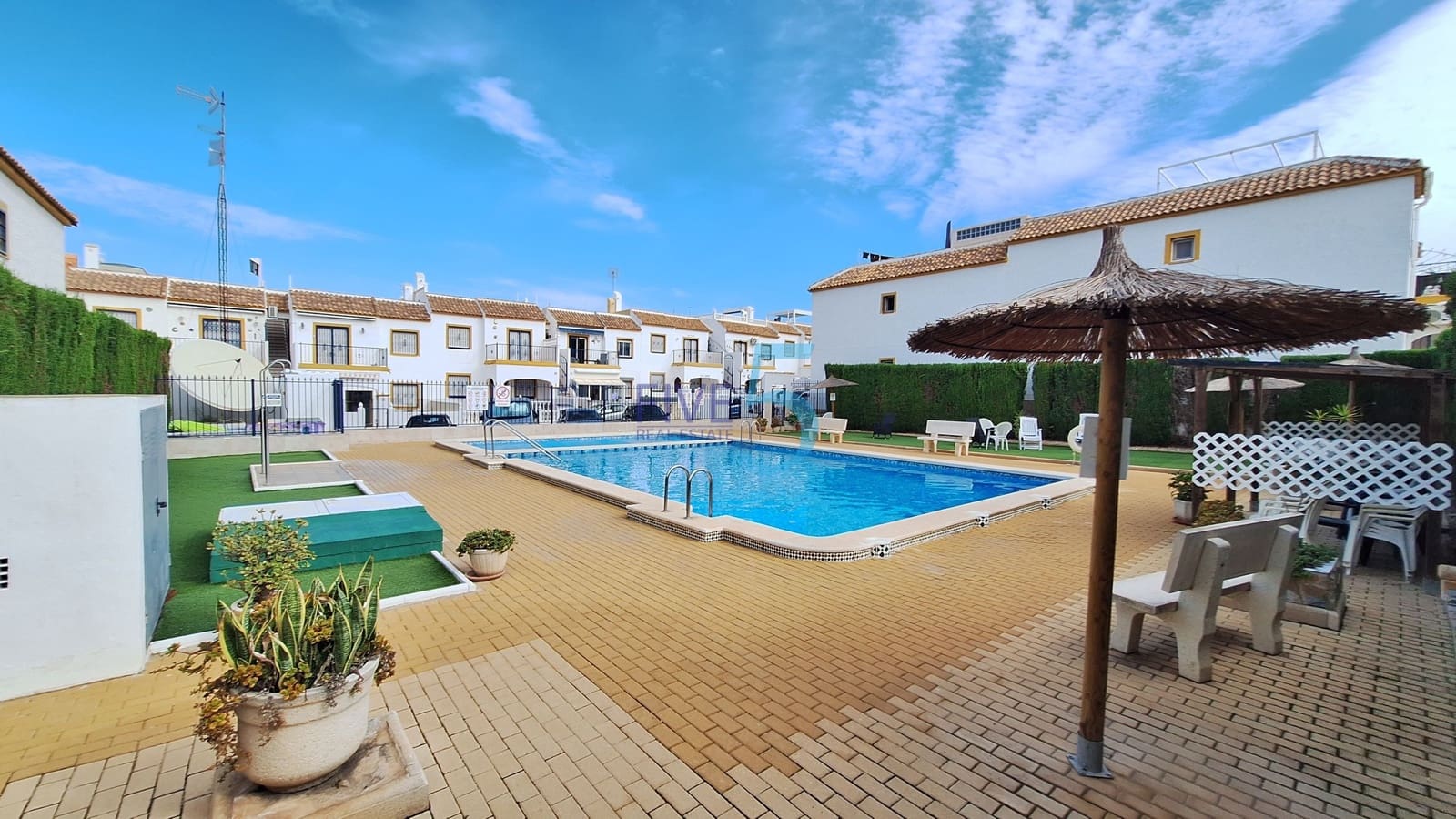 2 soveværelse Lejlighed til salg i Los Altos med swimmingpool - € 129.900 (Ref: 10165776)