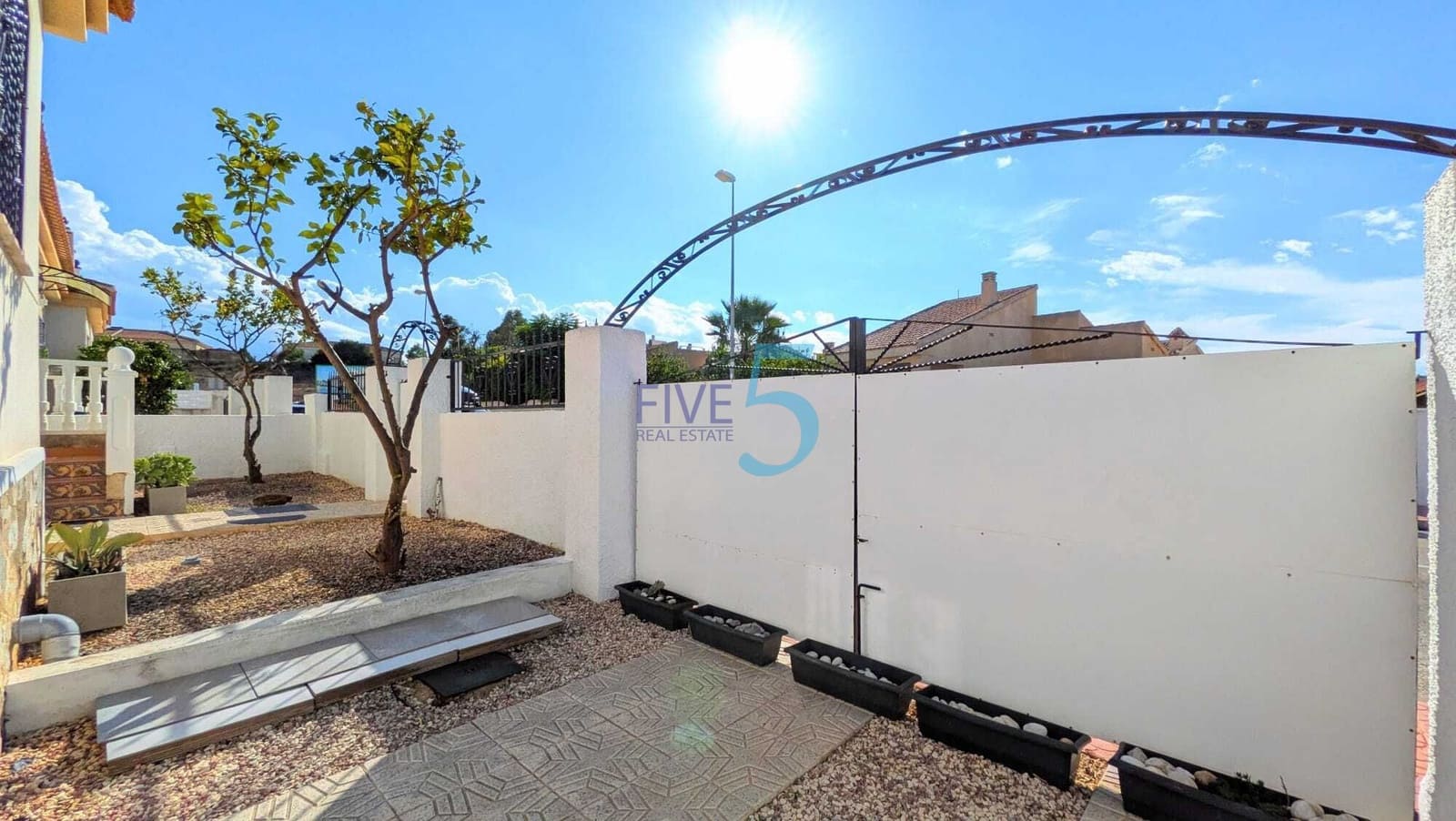 3 soveværelse Villa til salg i Ciudad Quesada med swimmingpool garage - € 225.000 (Ref: 10165859)