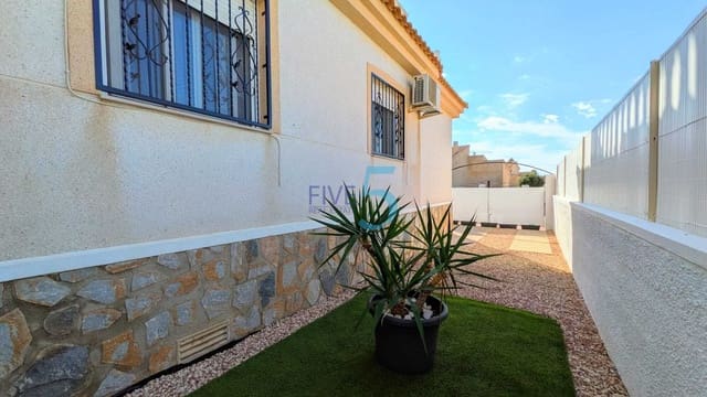 3 soveværelse Villa til salg i Ciudad Quesada, Rojales med swimmingpool garage - € 225.000 (Ref: 10165859)