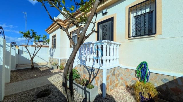 3 soveværelse Villa til salg i Ciudad Quesada, Rojales med swimmingpool garage - € 225.000 (Ref: 10165859)