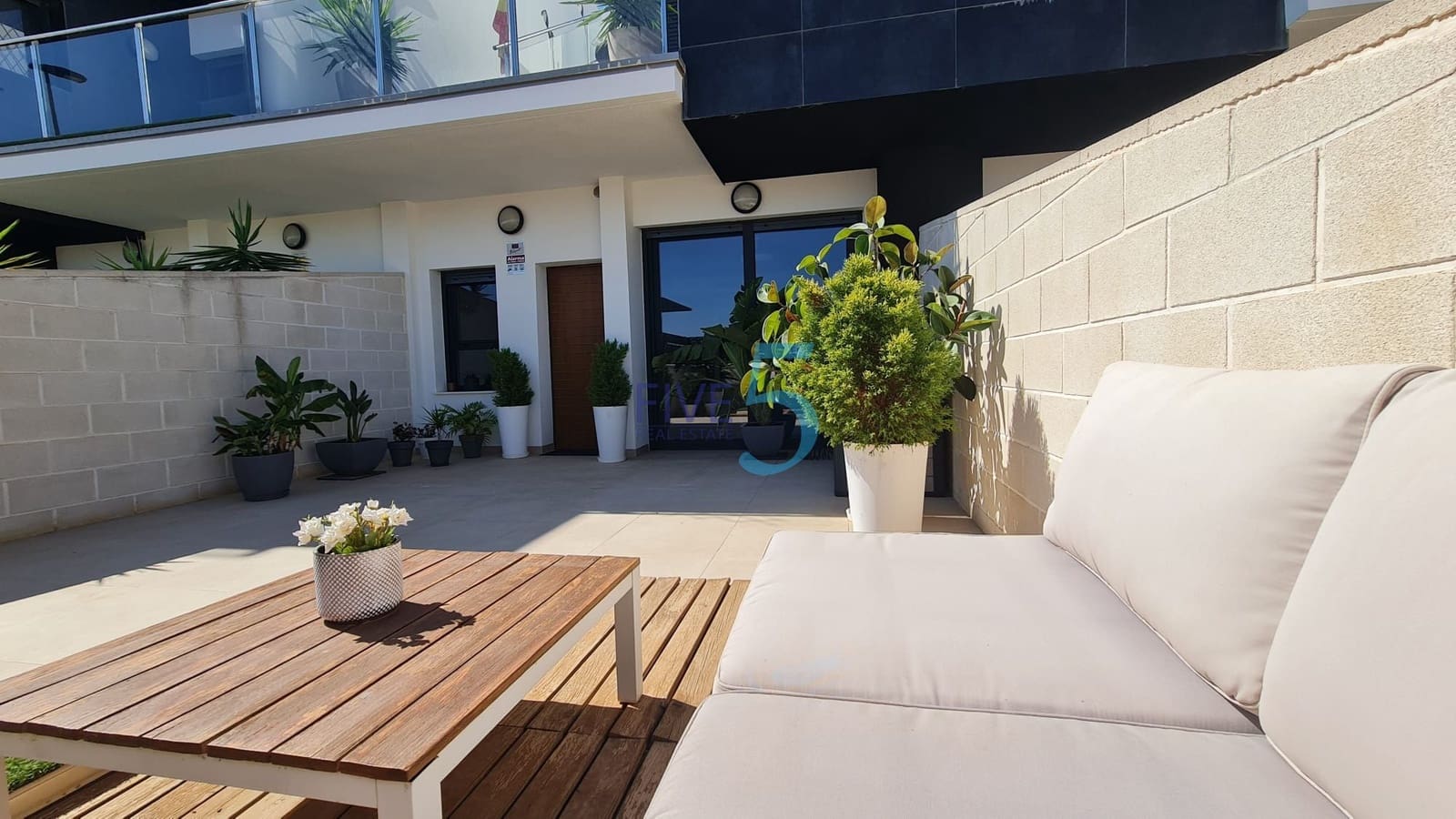 3 soveværelse Byhus til salg i Villamartin med swimmingpool garage - € 395.000 (Ref: 10165935)
