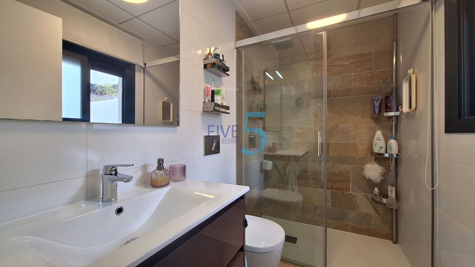 3 soveværelse Byhus til salg i Villamartin med swimmingpool garage - € 395.000 (Ref: 10165935)