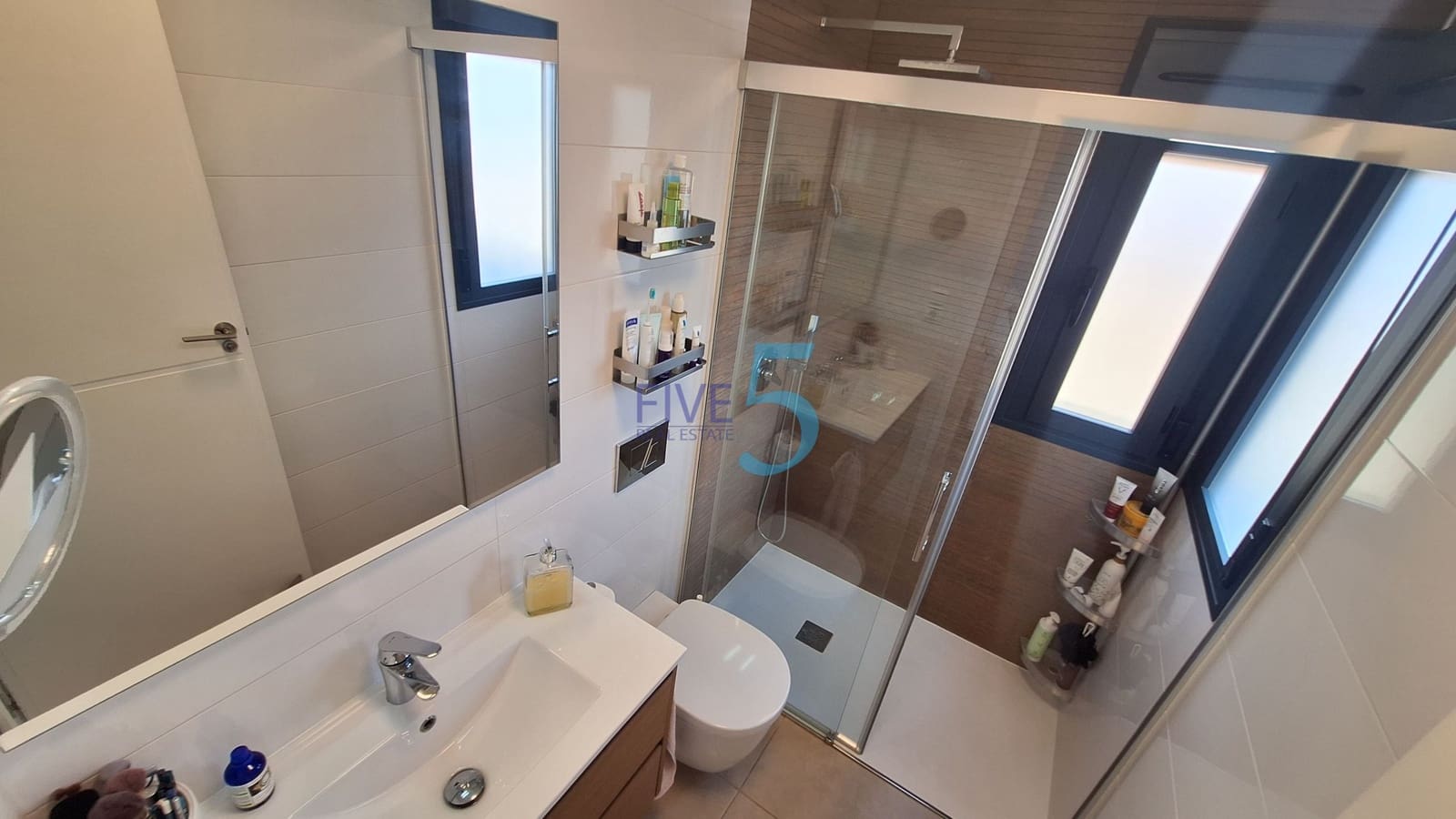 3 soveværelse Byhus til salg i Villamartin med swimmingpool garage - € 395.000 (Ref: 10165935)