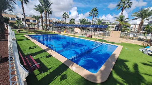 3 soveværelse Byhus til salg i Villamartin, Orihuela med swimmingpool garage - € 395.000 (Ref: 10165935)