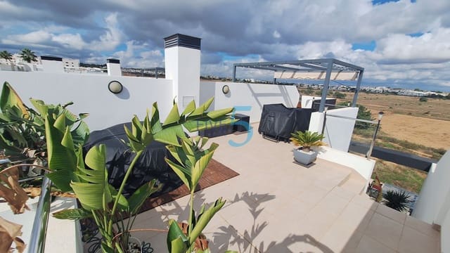 3 soveværelse Byhus til salg i Villamartin, Orihuela med swimmingpool garage - € 395.000 (Ref: 10165935)