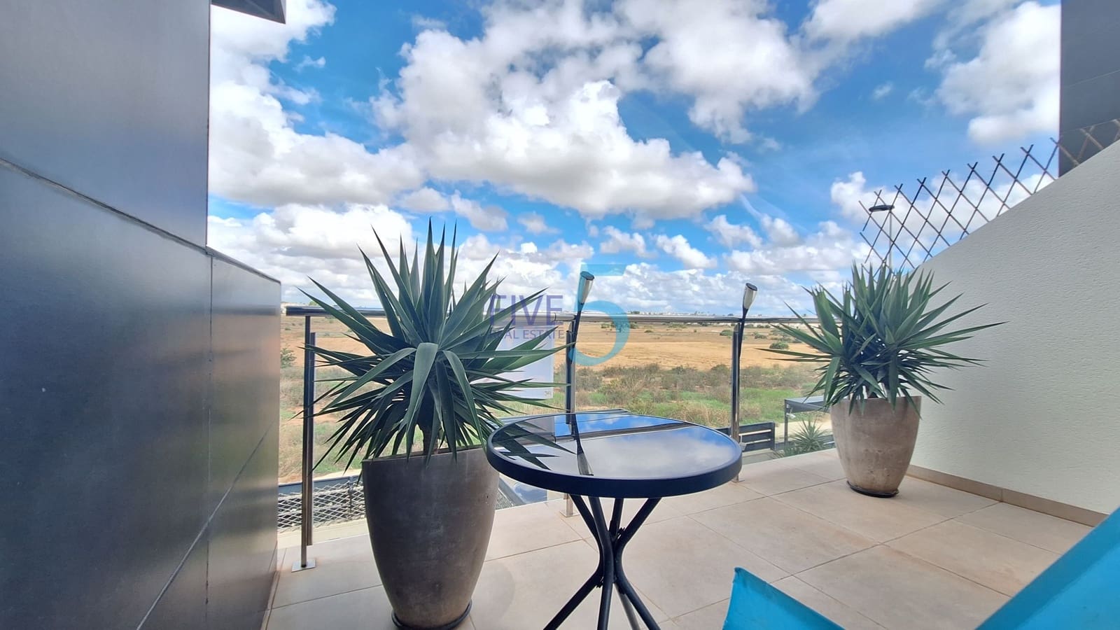 3 soveværelse Byhus til salg i Villamartin med swimmingpool garage - € 395.000 (Ref: 10165935)