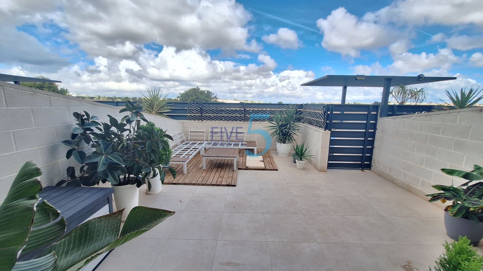 3 soveværelse Byhus til salg i Villamartin med swimmingpool garage - € 395.000 (Ref: 10165935)
