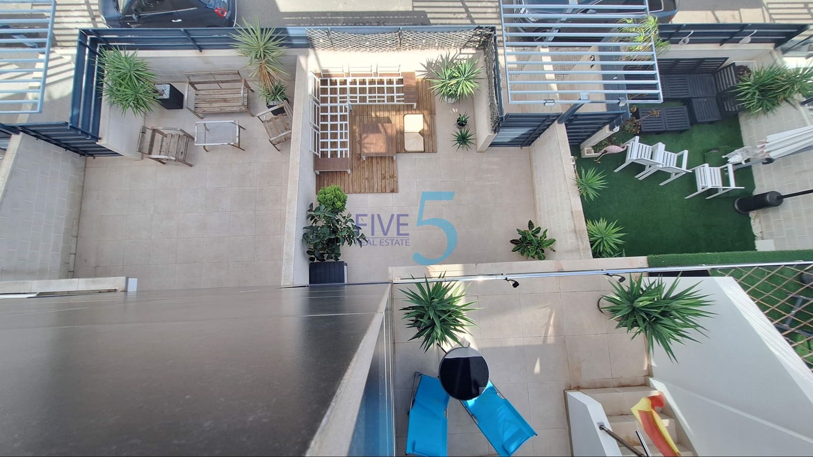 3 soveværelse Byhus til salg i Villamartin med swimmingpool garage - € 395.000 (Ref: 10165935)