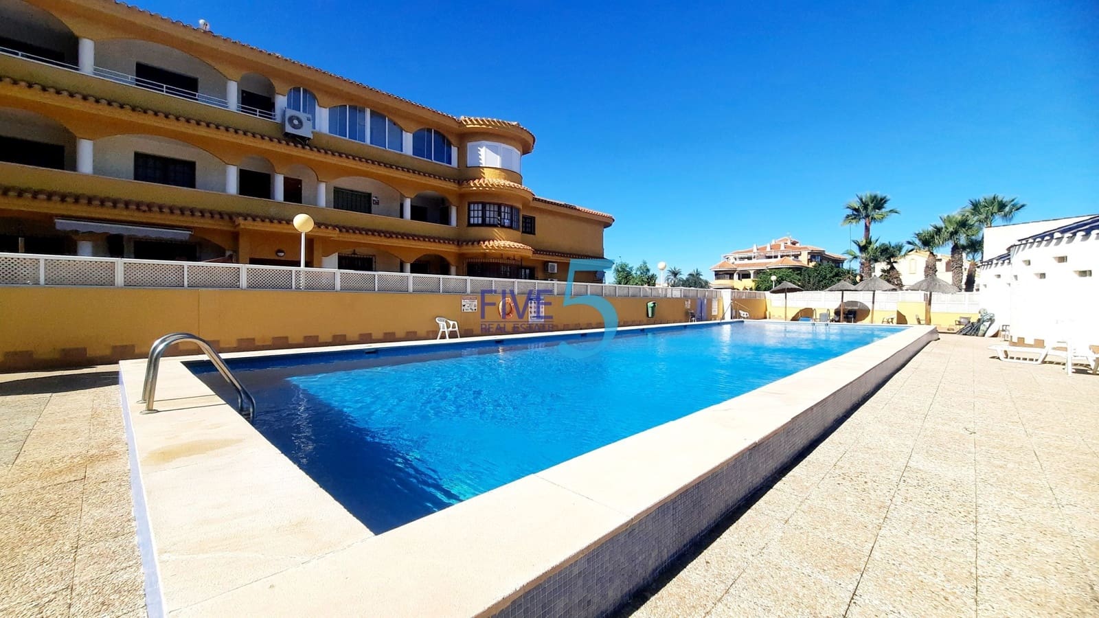 4 soveværelse Lejlighed til salg i Estrella de Mar med swimmingpool garage - € 137.000 (Ref: 10168882)