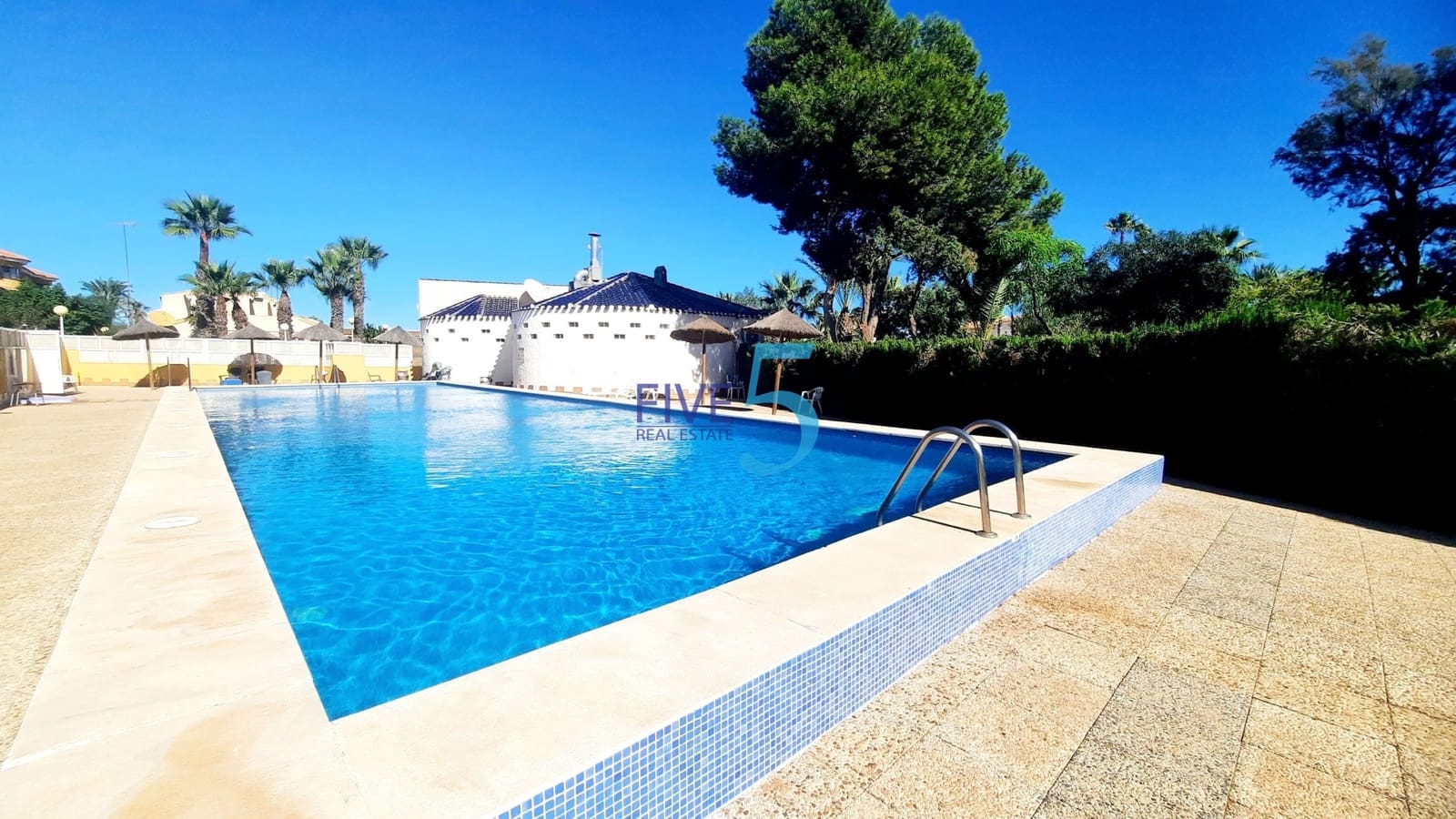 4 soveværelse Lejlighed til salg i Estrella de Mar med swimmingpool garage - € 137.000 (Ref: 10168882)