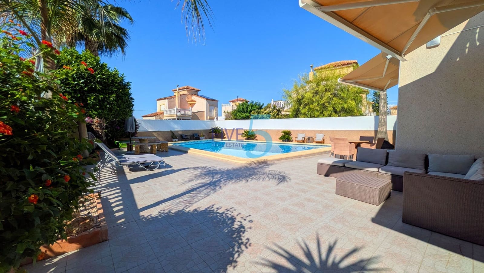 Chalet de 3 habitaciones en Algorfa en venta con piscina garaje - 330.000 € (Ref: 10170288)