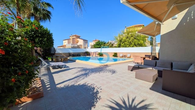 Chalet de 3 habitaciones en Algorfa en venta con piscina garaje - 330.000 € (Ref: 10170288)