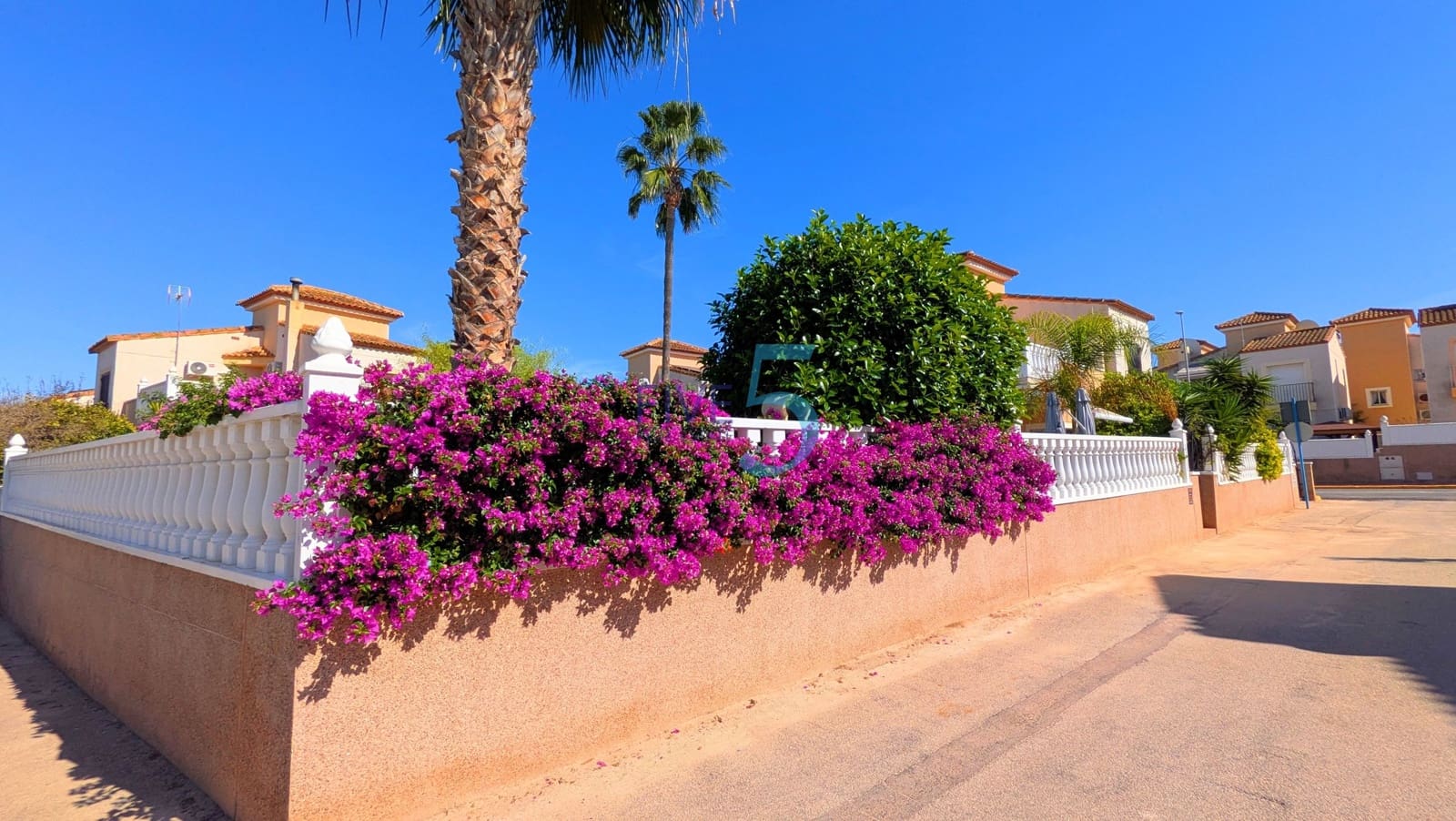 Chalet de 3 habitaciones en Algorfa en venta con piscina garaje - 330.000 € (Ref: 10170288)
