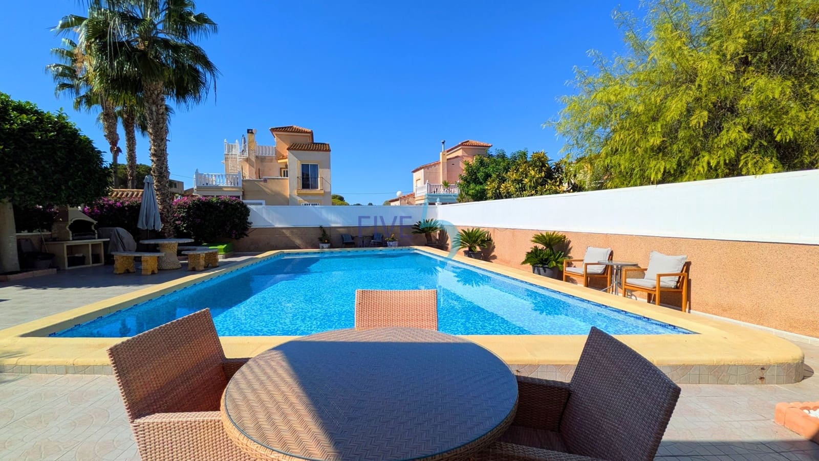 Chalet de 3 habitaciones en Algorfa en venta con piscina garaje - 330.000 € (Ref: 10170288)