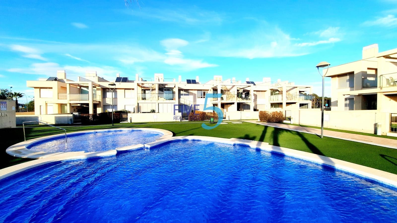 2 soveværelse Lejlighed til salg i Los Urrutias med swimmingpool garage - € 179.950 (Ref: 10172405)