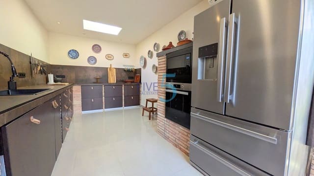 4 sovrum Villa till salu i Torrevieja med pool garage - 399 995 € (Ref: 10174190)