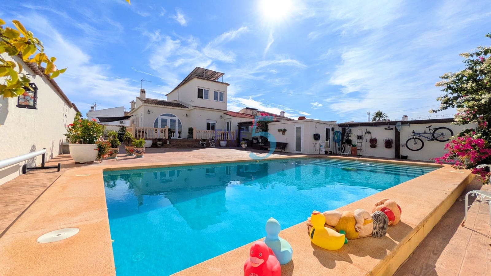 4 sovrum Villa till salu i Torrevieja med pool garage - 399 995 € (Ref: 10174190)