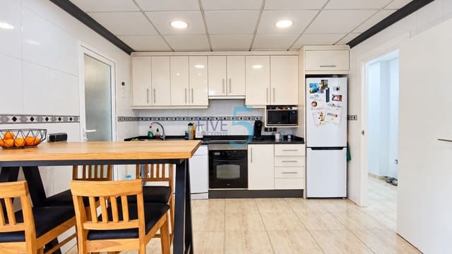 4 chambre Appartement à vendre à Dolores - 120 000 € (Ref: 10174192)