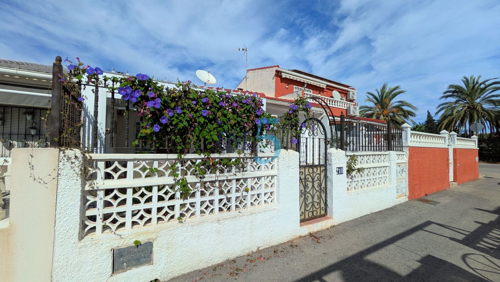 3 soverom Hus til salgs i Torrevieja med svømmebasseng garasje - € 145 000 (Ref: 10174247)