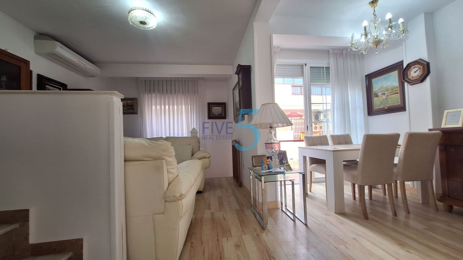 3 chambre Villa/Maison Semi-Mitoyenne à vendre à Guardamar del Segura avec piscine garage - 220 000 € (Ref: 10174248)