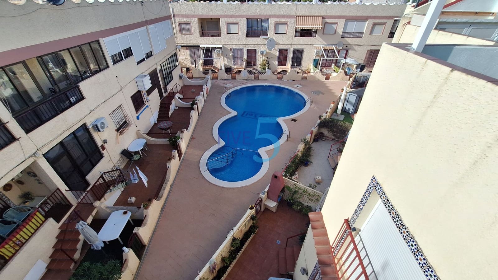 3 chambre Villa/Maison Semi-Mitoyenne à vendre à Guardamar del Segura avec piscine garage - 220 000 € (Ref: 10174248)