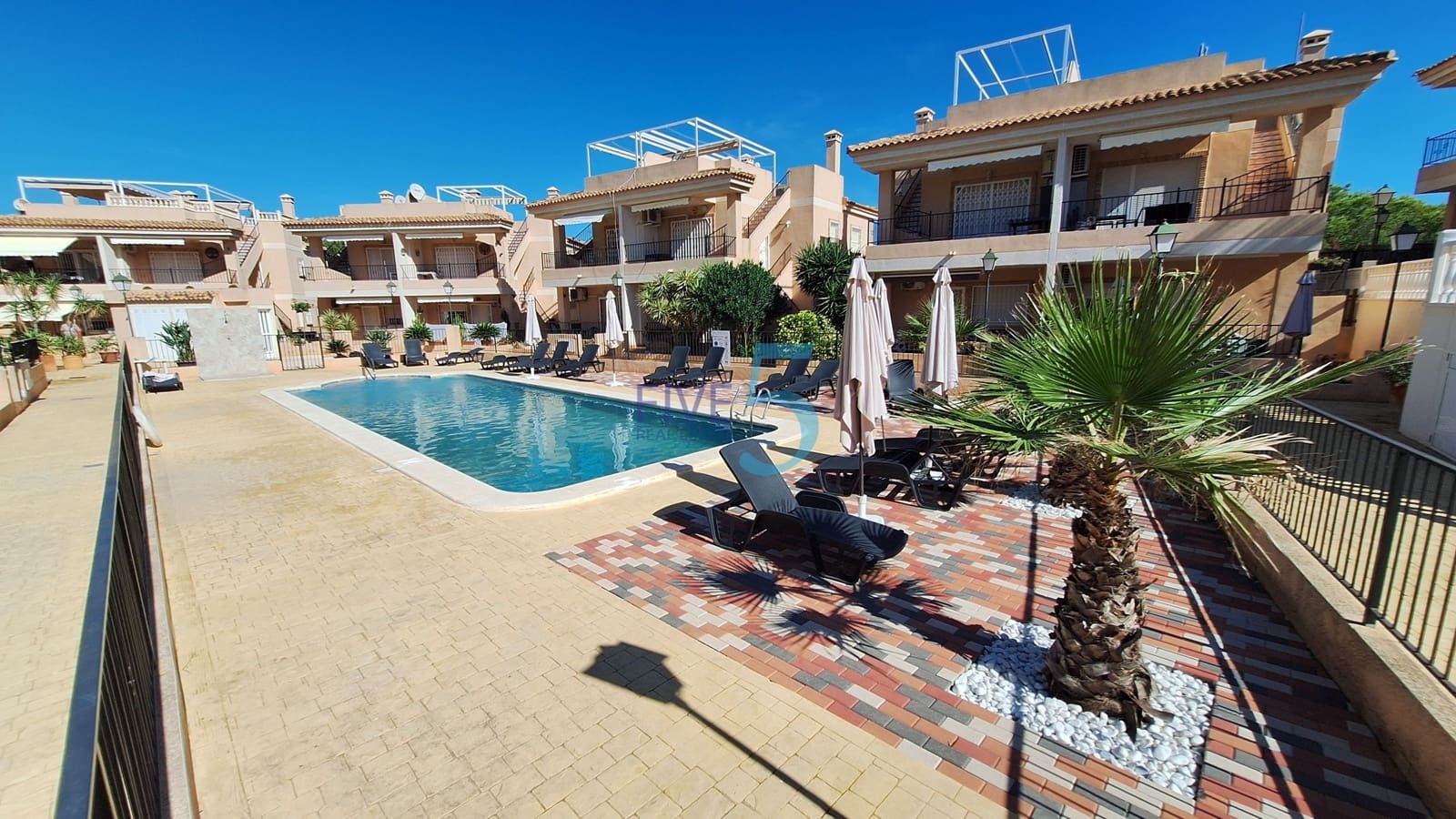 Apartamento de 2 habitaciones en Algorfa en venta con piscina garaje - 215.000 € (Ref: 10175511)