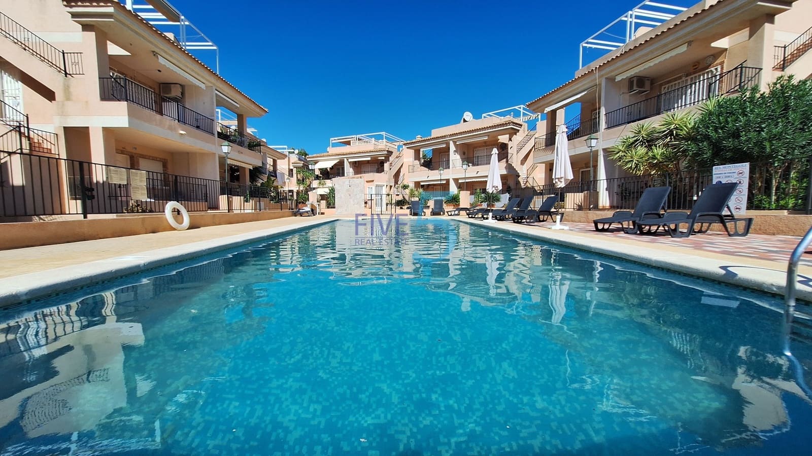 Apartamento de 2 habitaciones en Algorfa en venta con piscina garaje - 215.000 € (Ref: 10175511)